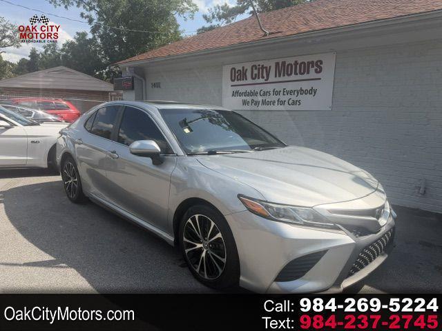 Toyota Camry SE Auto (Natl) 2020