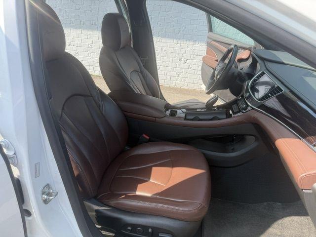 Buick LaCrosse 4dr Sdn Avenir AWD 2019