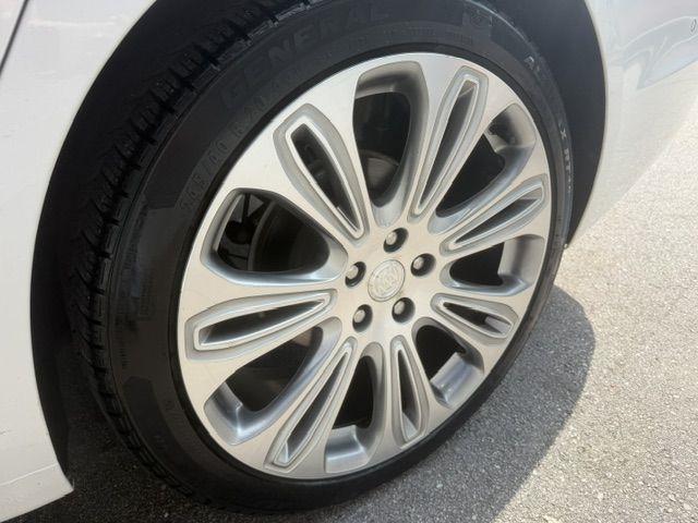 Buick LaCrosse 4dr Sdn Avenir AWD 2019