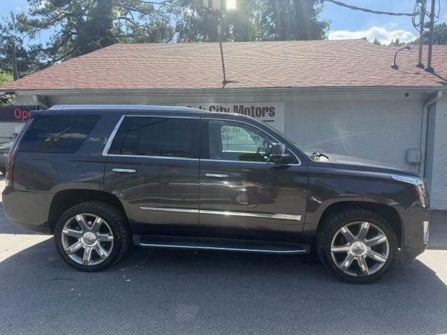 Cadillac Escalade 2WD 4dr Luxury 2017