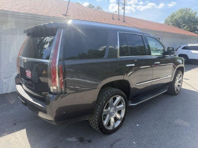Cadillac Escalade 2WD 4dr Luxury 2017