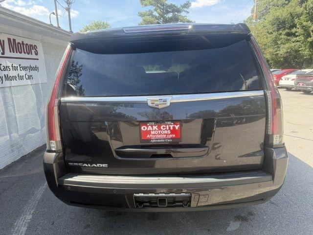 Cadillac Escalade 2WD 4dr Luxury 2017