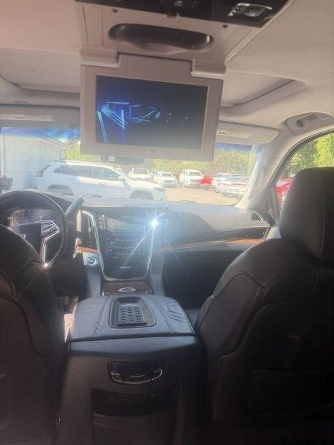 Cadillac Escalade 2WD 4dr Luxury 2017