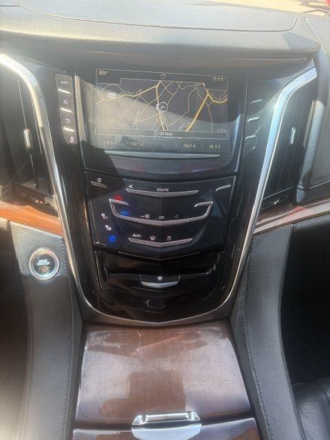 Cadillac Escalade 2WD 4dr Luxury 2017