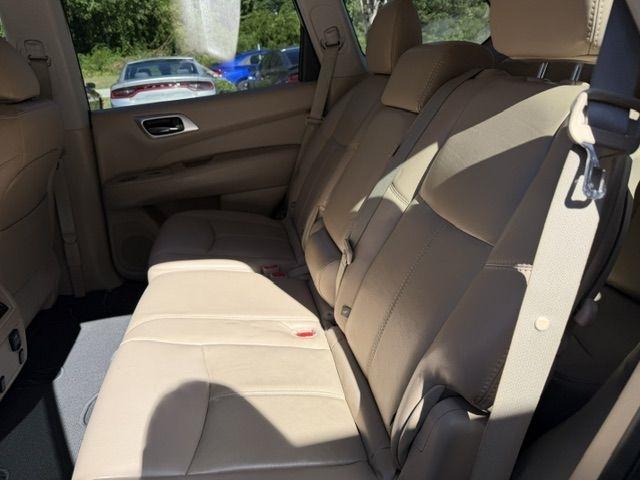 Nissan Pathfinder 4WD 4dr SL 2016