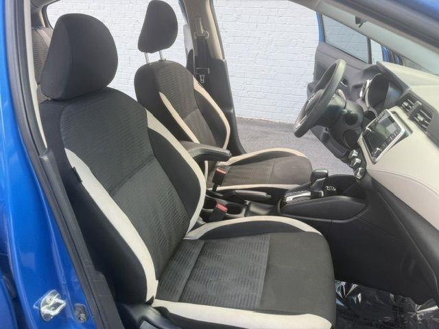 Nissan Versa SV CVT 2021