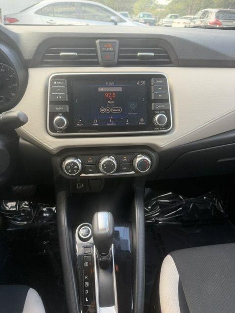 Nissan Versa SV CVT 2021