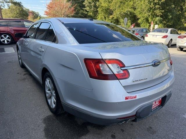 Ford Taurus 4dr Sdn SEL FWD 2011