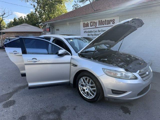 Ford Taurus 4dr Sdn SEL FWD 2011
