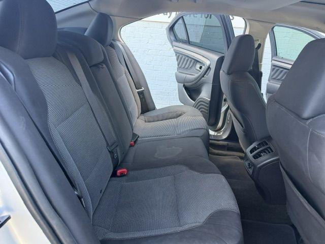 Ford Taurus 4dr Sdn SEL FWD 2011