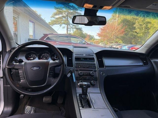Ford Taurus 4dr Sdn SEL FWD 2011