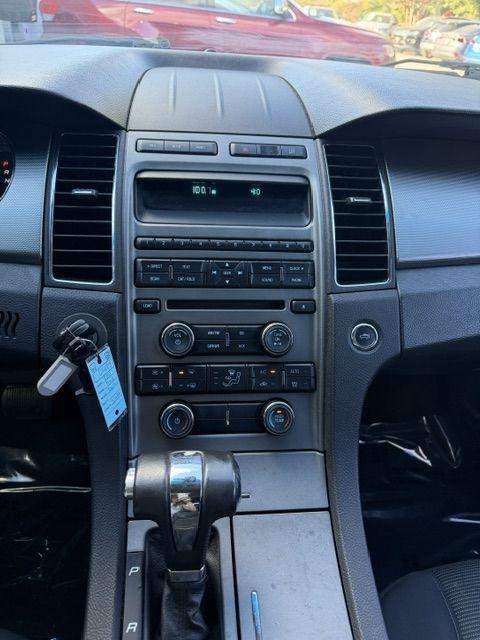 Ford Taurus 4dr Sdn SEL FWD 2011