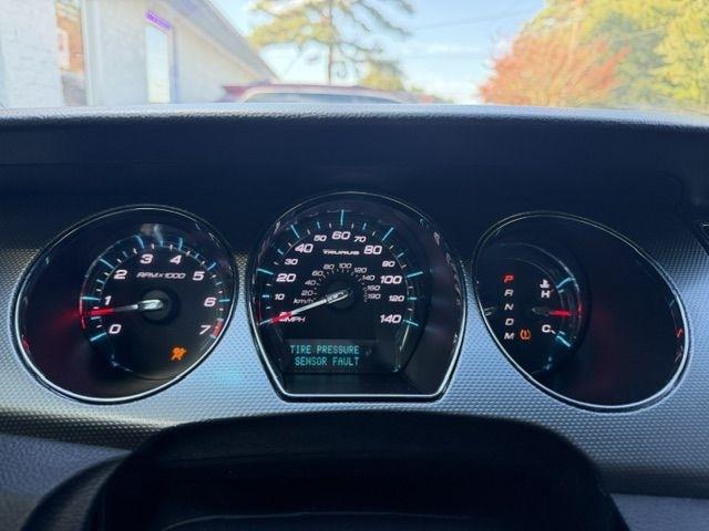 Ford Taurus 4dr Sdn SEL FWD 2011