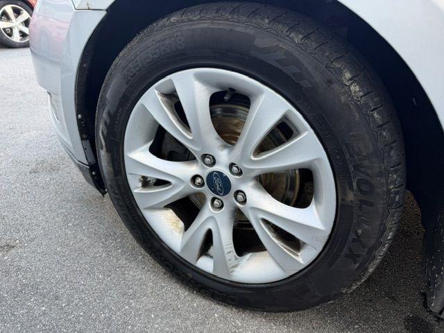 Ford Taurus 4dr Sdn SEL FWD 2011
