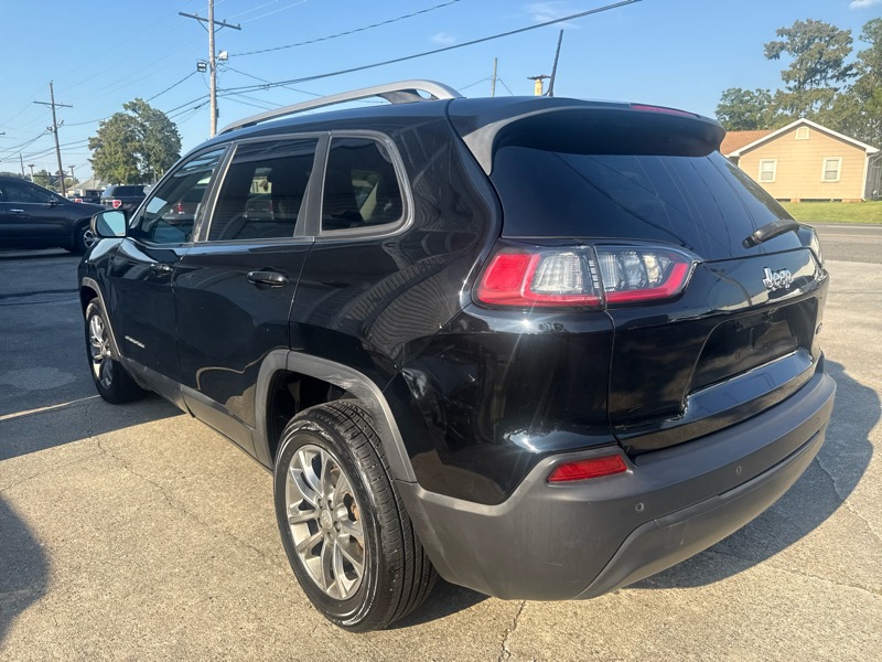 2019 Jeep Cherokee Latitude photo 3