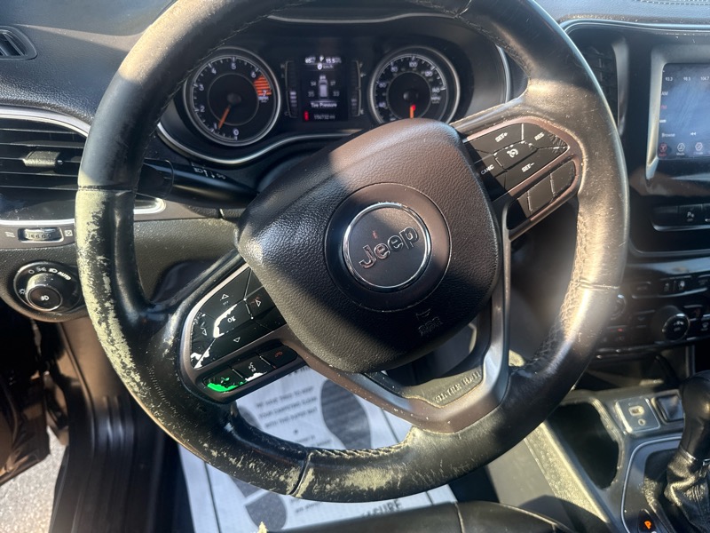 2019 Jeep Cherokee Latitude photo 12