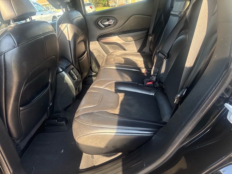 2019 Jeep Cherokee Latitude photo 15