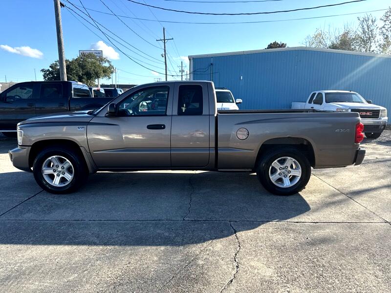 RAM Dakota SXT Extended Cab 4WD 2010