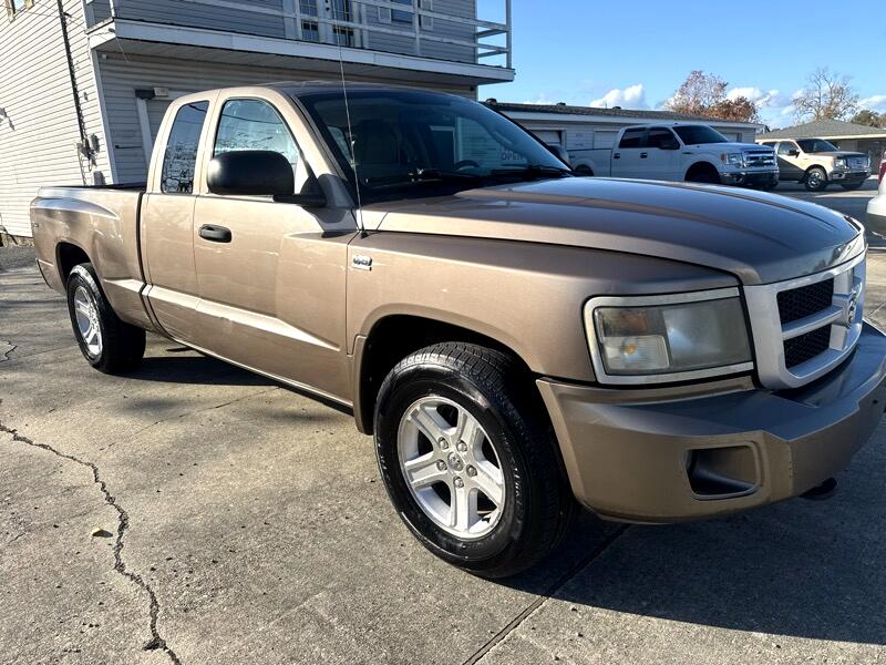 RAM Dakota SXT Extended Cab 4WD 2010