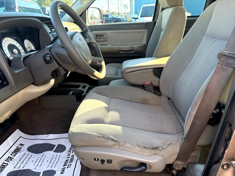 RAM Dakota SXT Extended Cab 4WD 2010