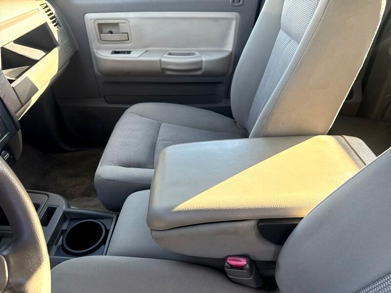 RAM Dakota SXT Extended Cab 4WD 2010