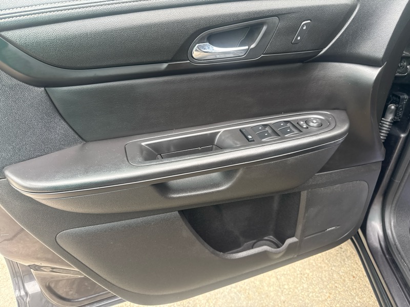 Chevrolet Traverse 1LT FWD 2013