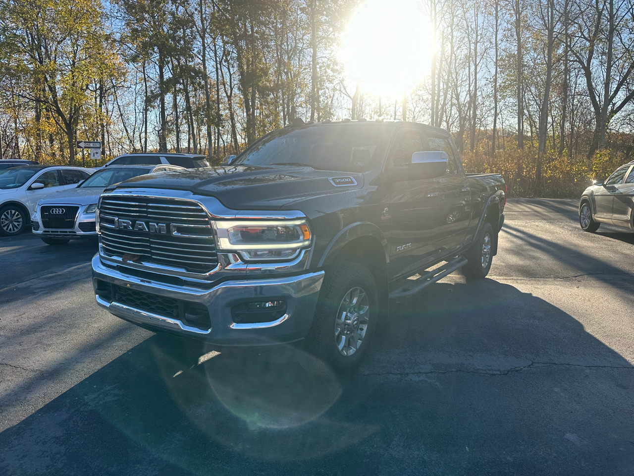 2019 RAM 3500 Laramie 4x4 Crew Cab 6'4" Box