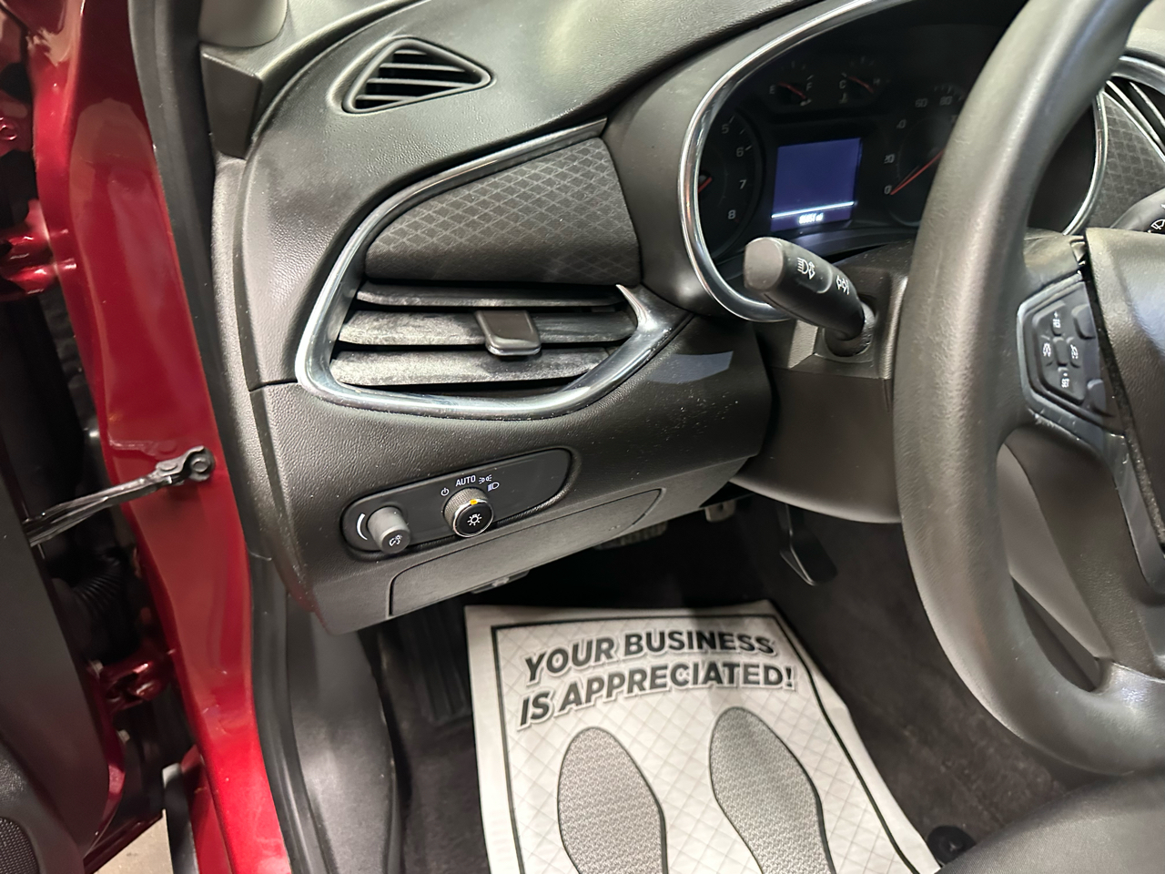 Chevrolet Malibu 4dr Sdn LT w/1LT 2017 Chevrolet Malibu 4dr Sdn LT w/1LT 2017