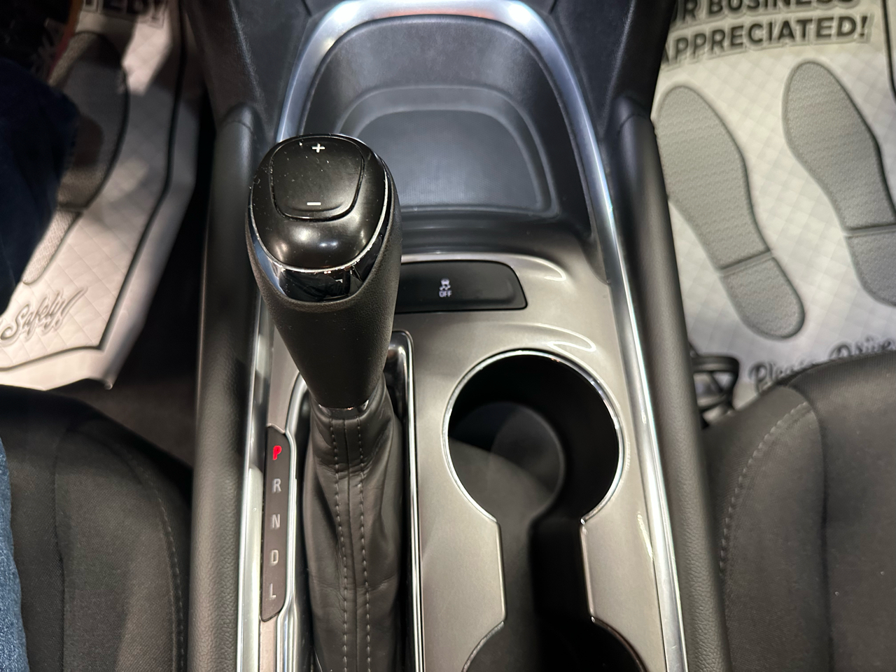 Chevrolet Malibu 4dr Sdn LT w/1LT 2017 Chevrolet Malibu 4dr Sdn LT w/1LT 2017