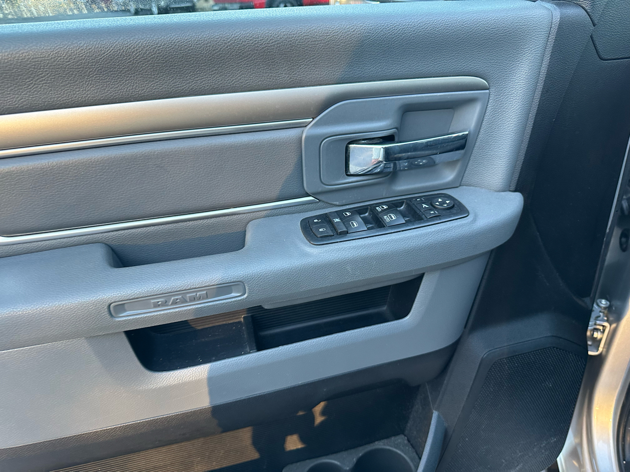 RAM 1500 Big Horn 4x4 Crew Cab 5'7" Box 2017 RAM 1500 Big Horn 4x4 Crew Cab 5'7" Box 2017