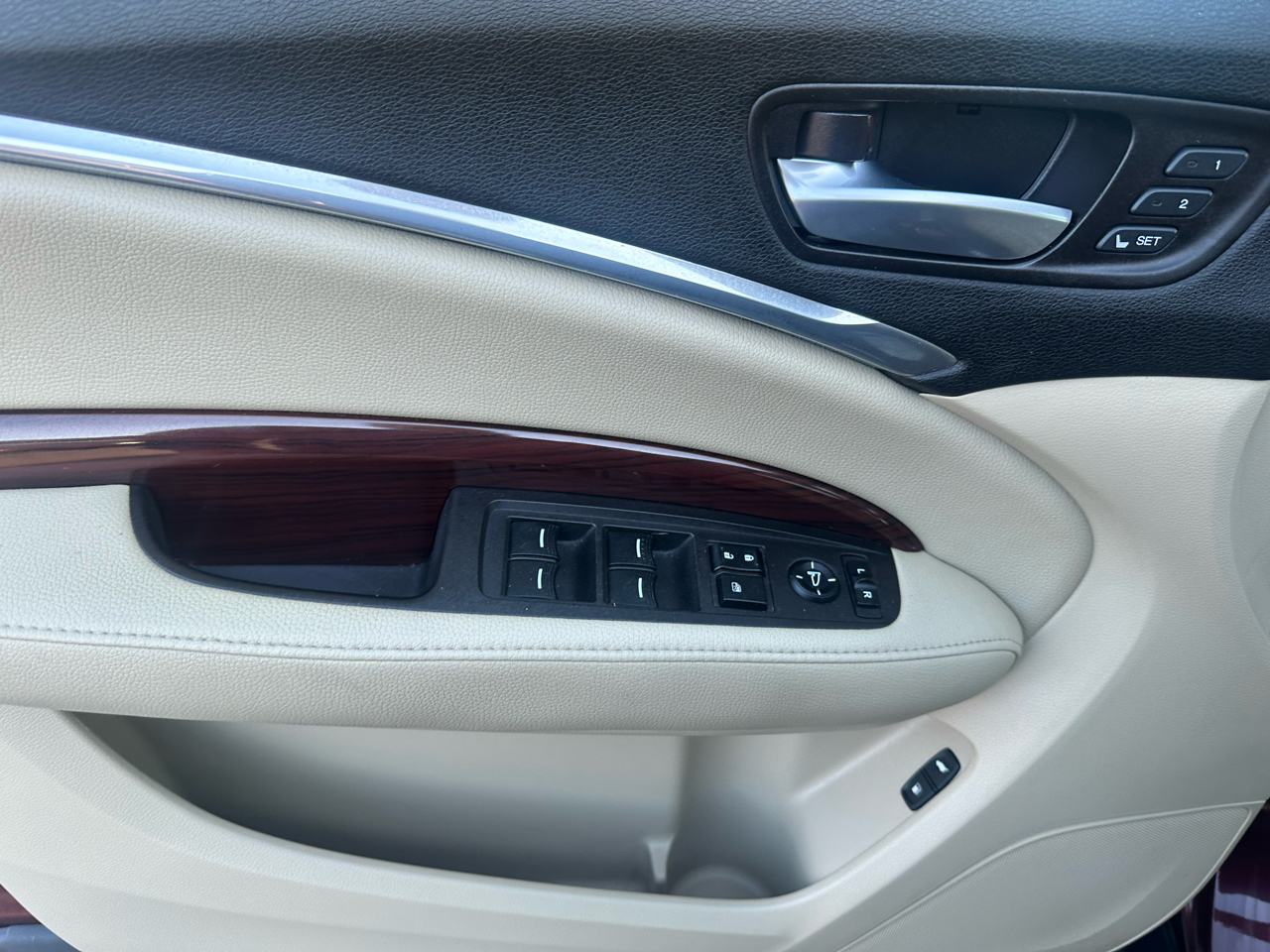 Acura MDX SH-AWD 4dr Tech Pkg 2015 Acura MDX SH-AWD 4dr Tech Pkg 2015