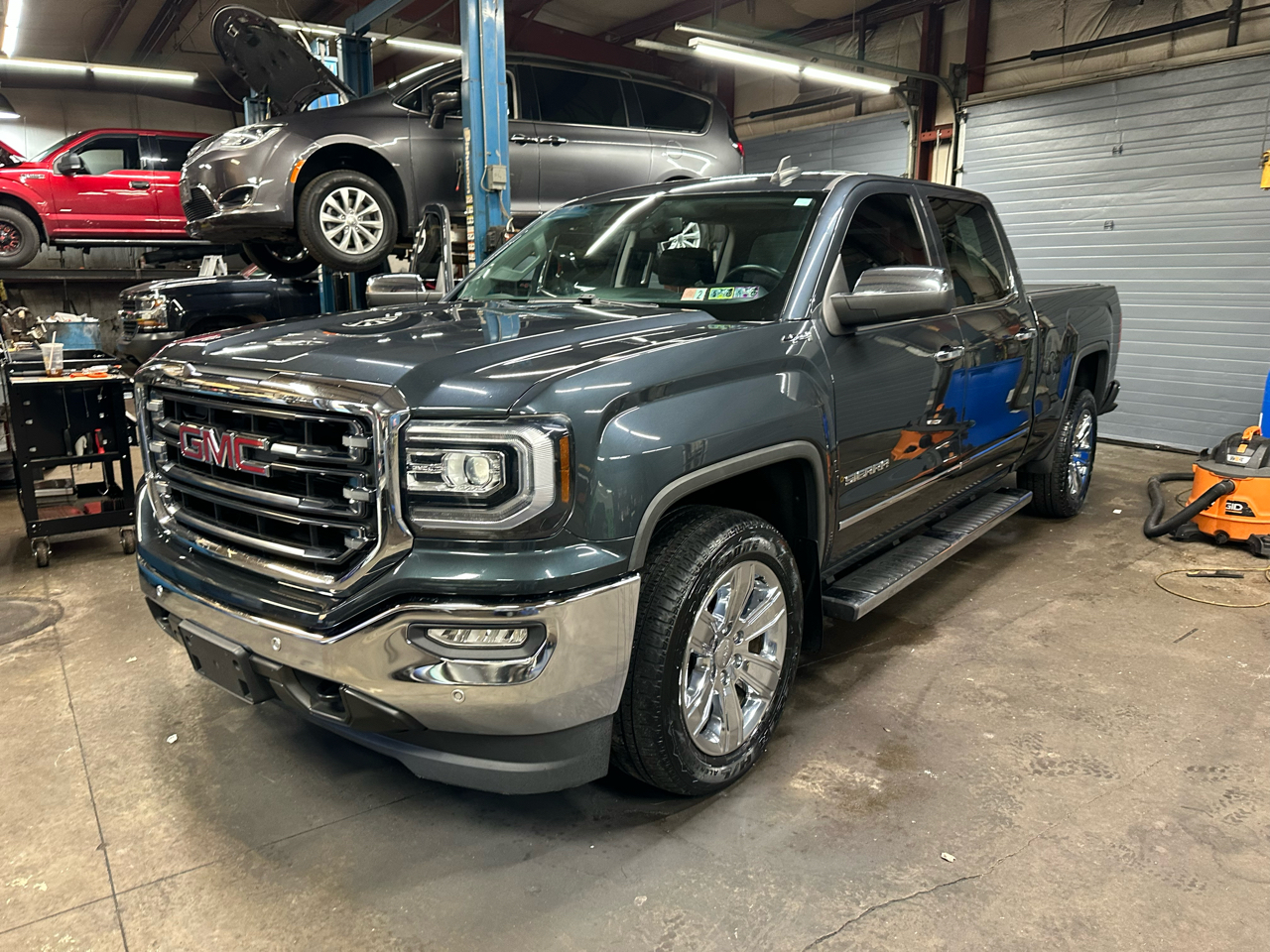 2017 GMC Sierra 1500 4WD Crew Cab 153.0" SLT