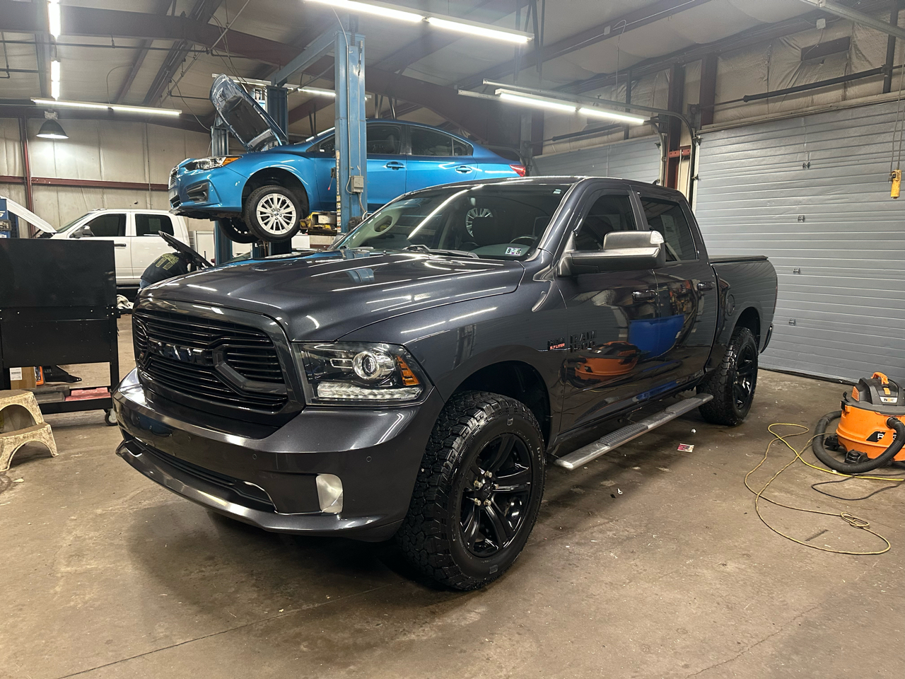 2018 RAM 1500 4WD Crew Cab 140.5" Sport
