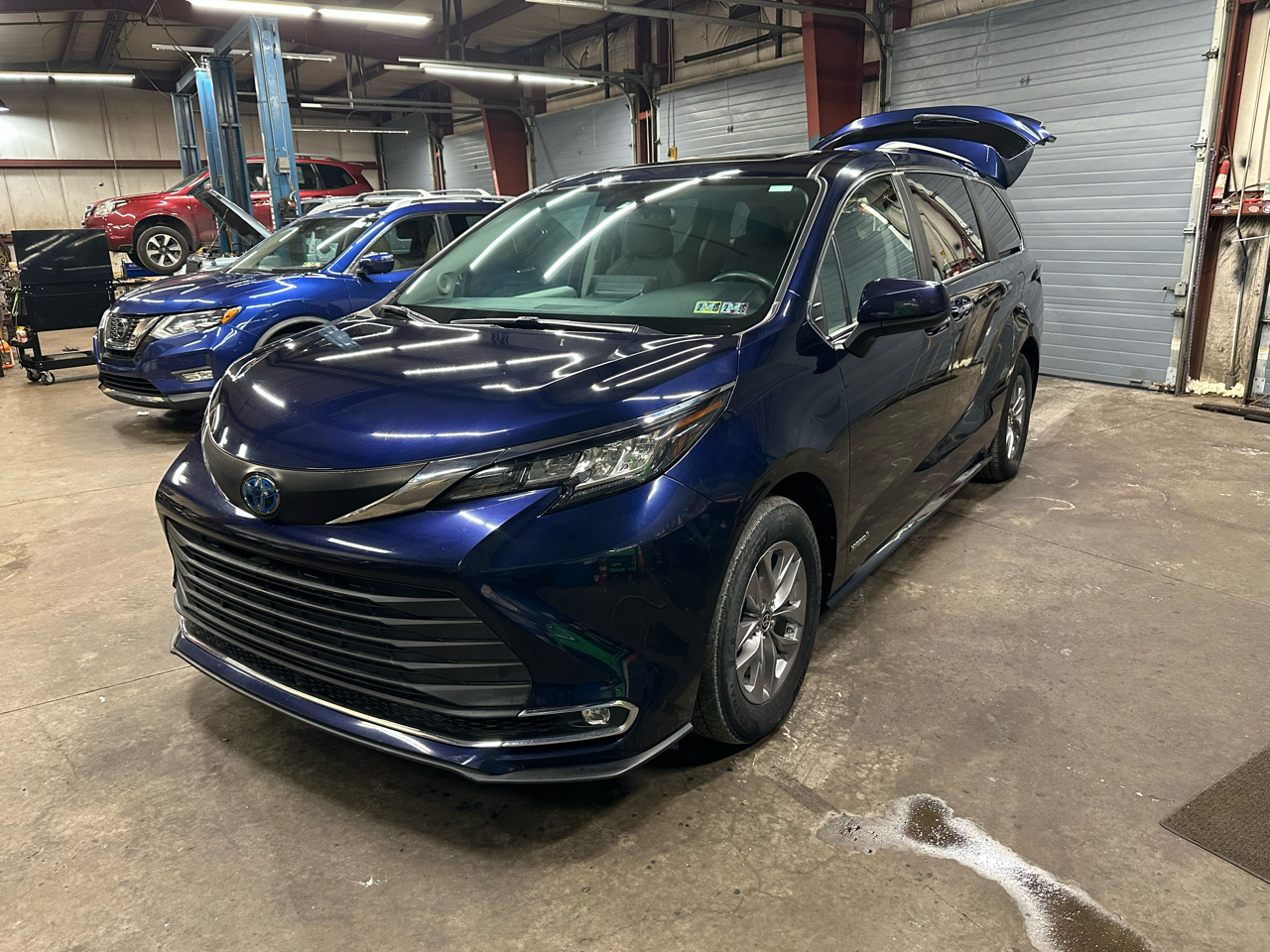 2021 Toyota Sienna XLE AWD 7-Passenger (Natl)