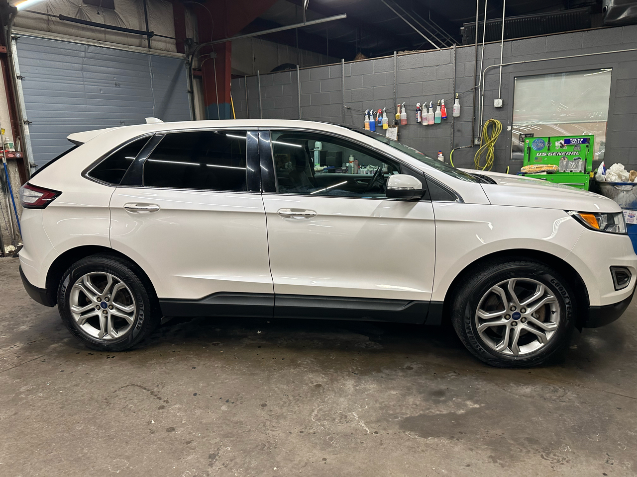 Ford Edge 4dr Titanium AWD 2015