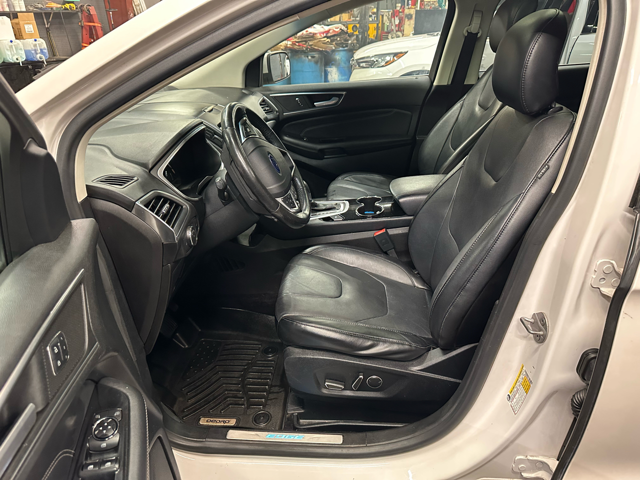 Ford Edge 4dr Titanium AWD 2015