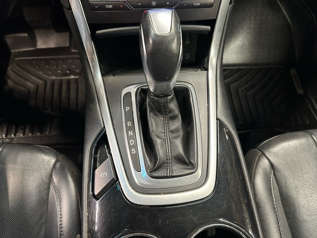 Ford Edge 4dr Titanium AWD 2015