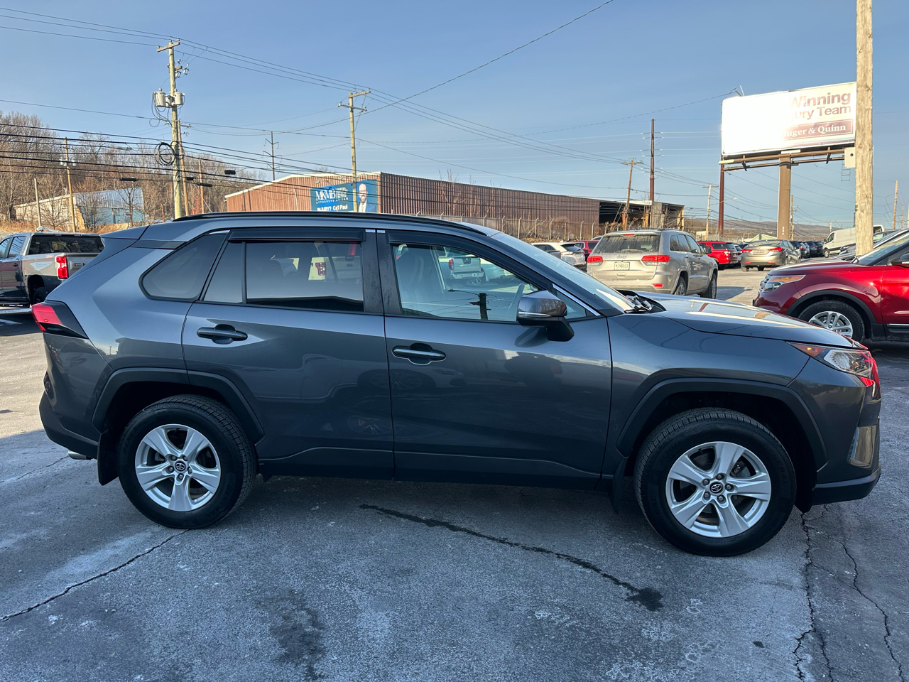 Toyota RAV4 XLE AWD (Natl) 2021