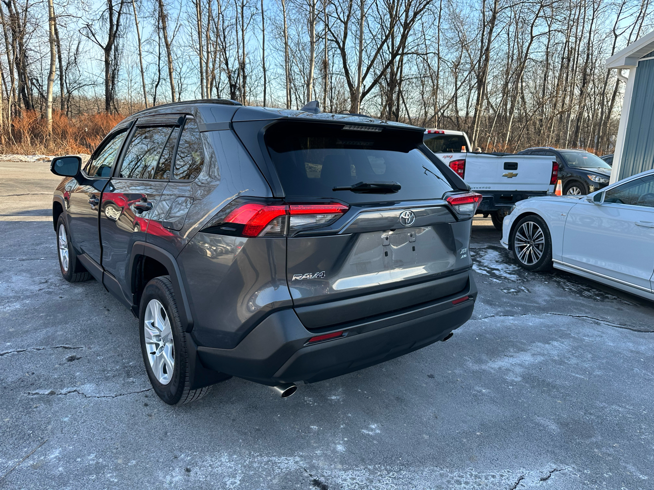 Toyota RAV4 XLE AWD (Natl) 2021