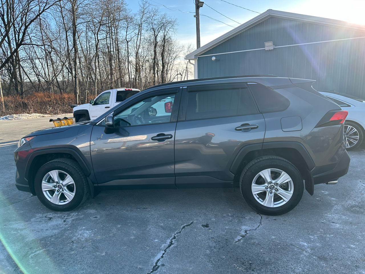 Toyota RAV4 XLE AWD (Natl) 2021