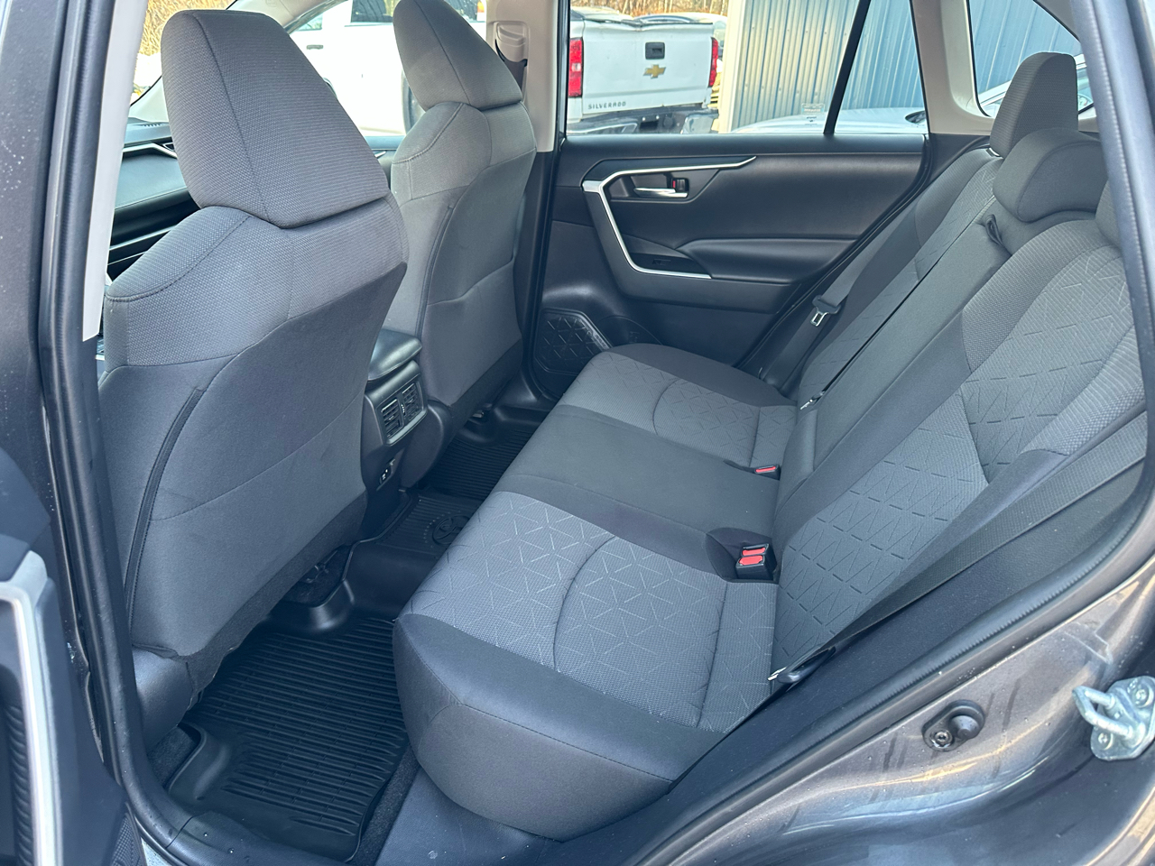 Toyota RAV4 XLE AWD (Natl) 2021