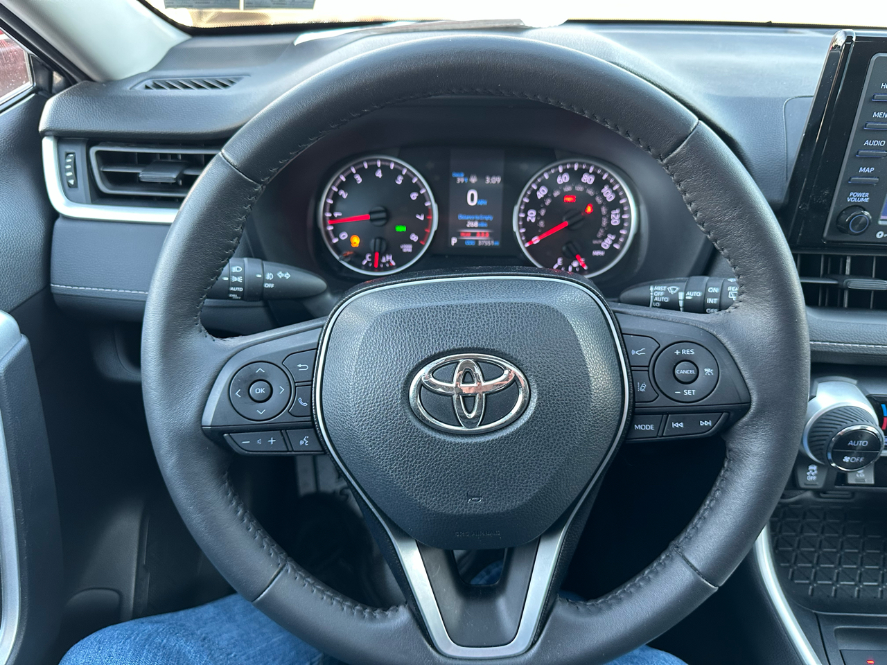 Toyota RAV4 XLE AWD (Natl) 2021