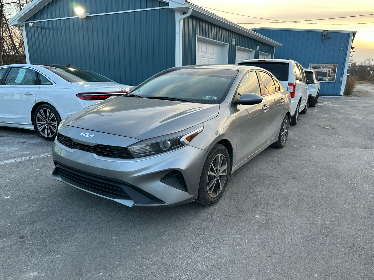 2022 Kia FORTE LXS's photo