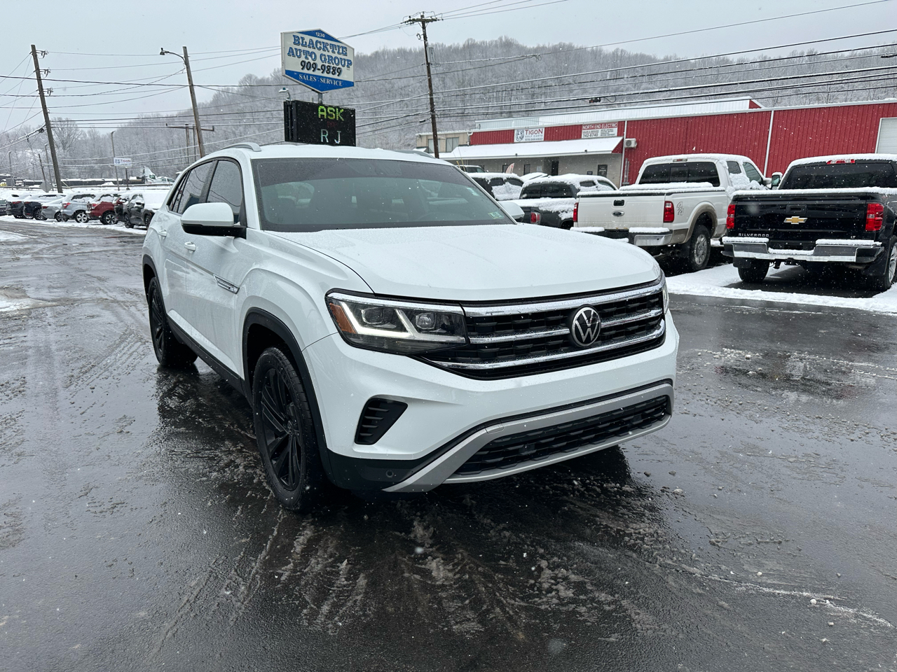 Volkswagen Atlas Cross Sport 3.6L V6 SE w/Technology FWD 2021