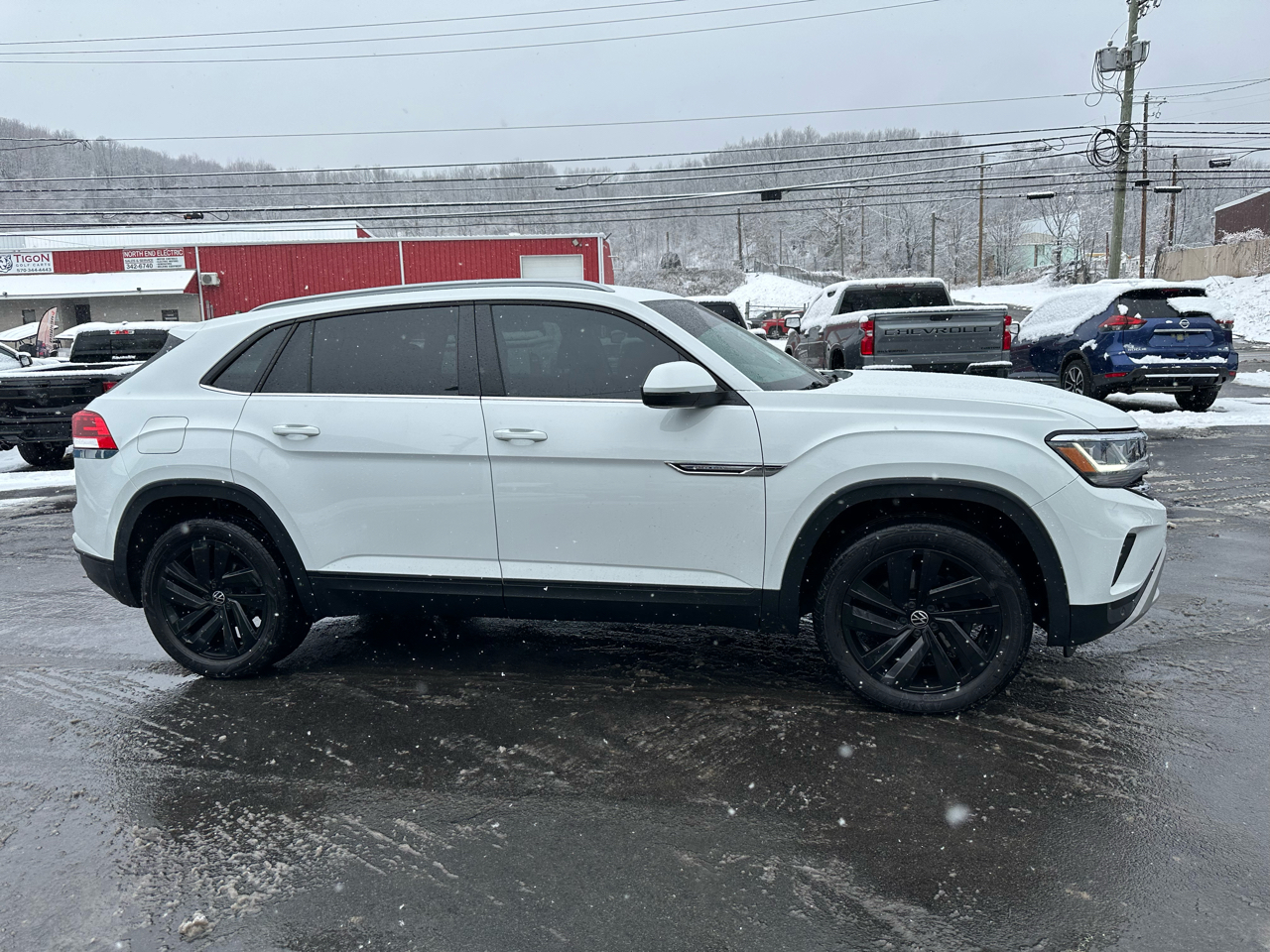 Volkswagen Atlas Cross Sport 3.6L V6 SE w/Technology FWD 2021