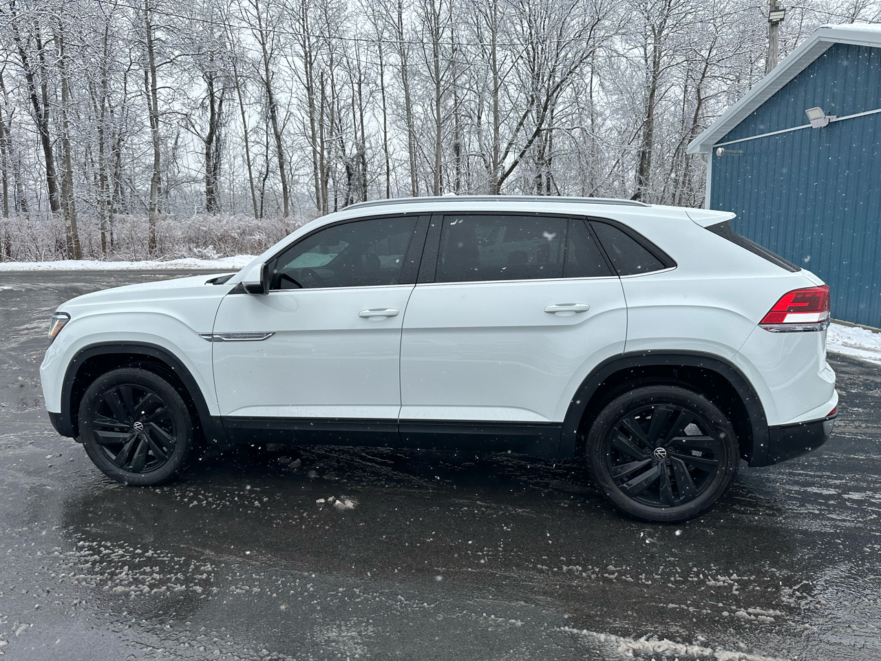 Volkswagen Atlas Cross Sport 3.6L V6 SE w/Technology FWD 2021