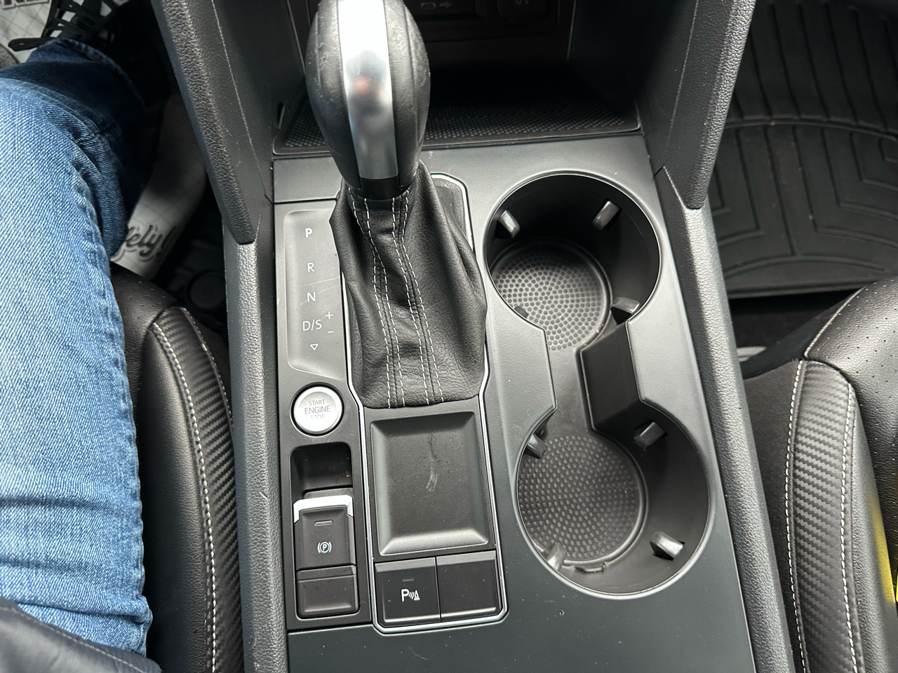 Volkswagen Atlas Cross Sport 3.6L V6 SE w/Technology FWD 2021