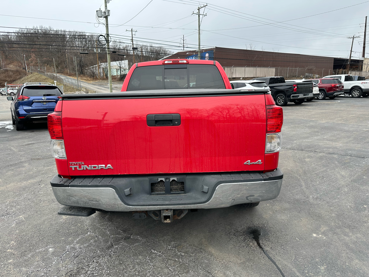 Toyota Tundra 4WD Truck Dbl 5.7L V8 6-Spd AT (Natl) 2010