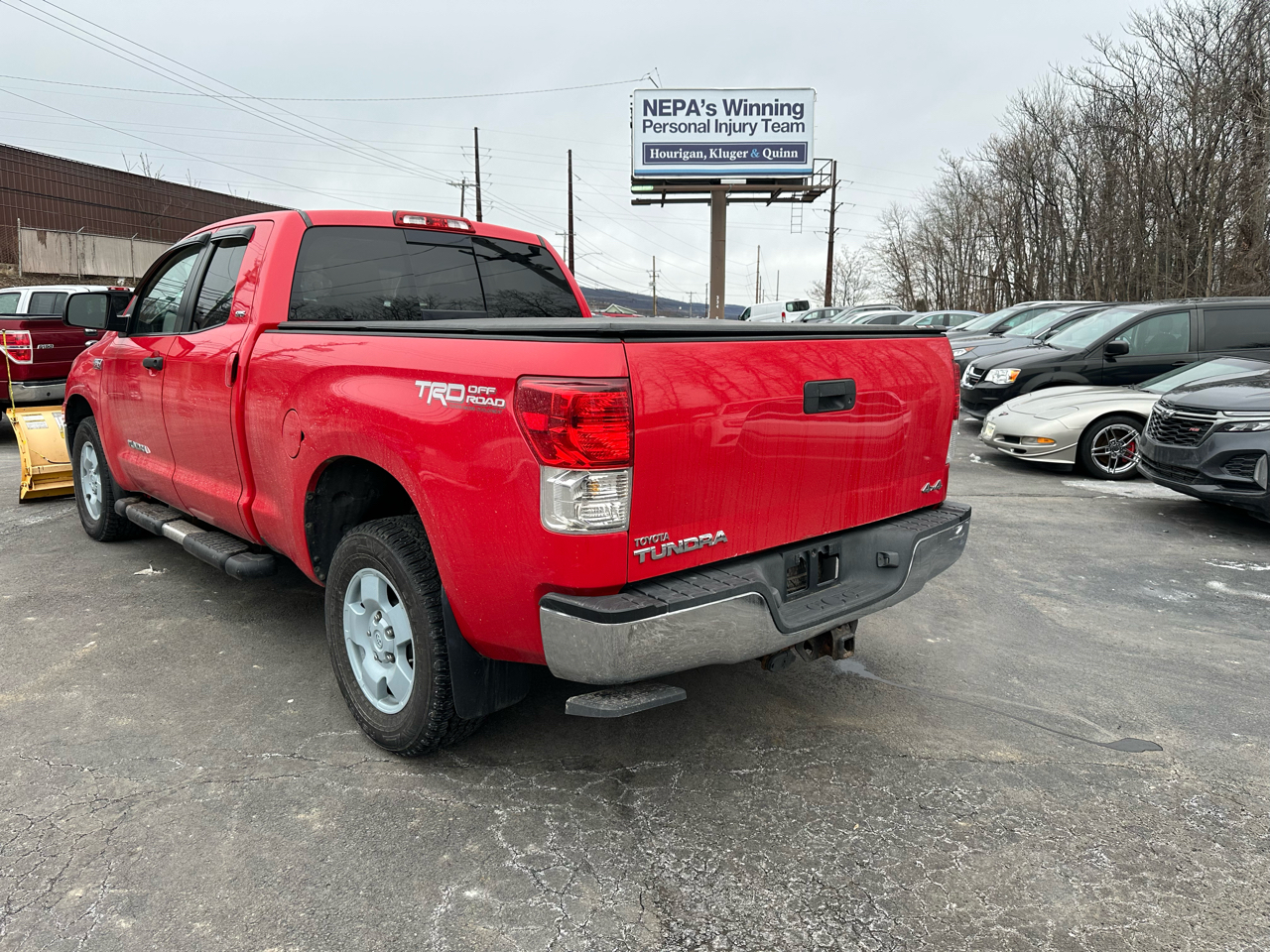 Toyota Tundra 4WD Truck Dbl 5.7L V8 6-Spd AT (Natl) 2010