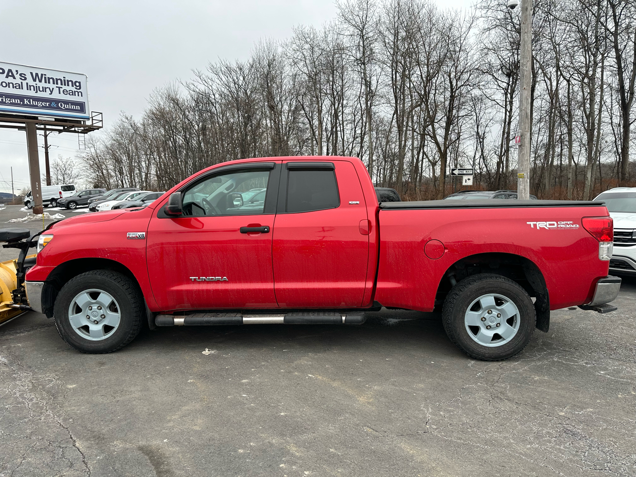 Toyota Tundra 4WD Truck Dbl 5.7L V8 6-Spd AT (Natl) 2010